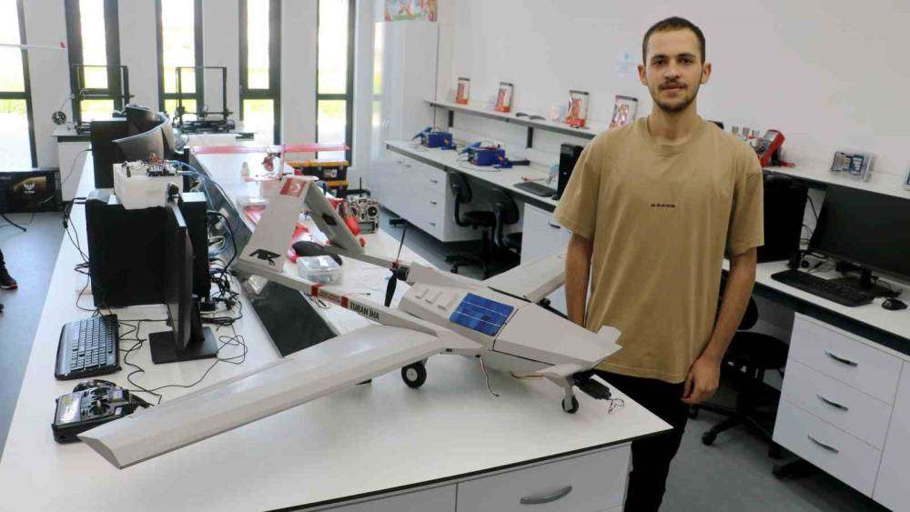 Hedefi günlerce durmadan uçabilmesi, başardığı takdirde çağ atlatacak
