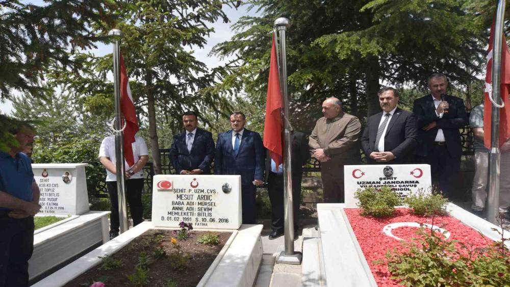 Şehit Mesut Ardıç kabri başında anıldı
