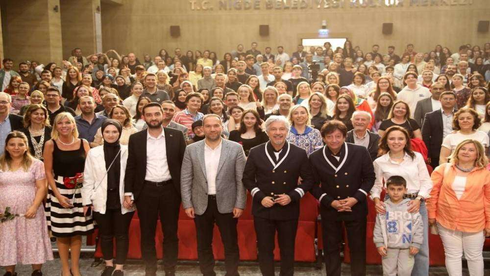 Niğde’de ’Süt Kardeşler’ Tiyatro Oyunu Sahnelendi
