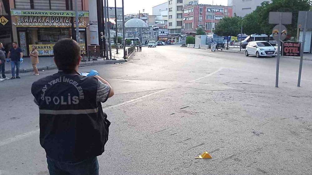 Sokakta silahlı saldırıya uğrayan şahıs ağır yaralandı
