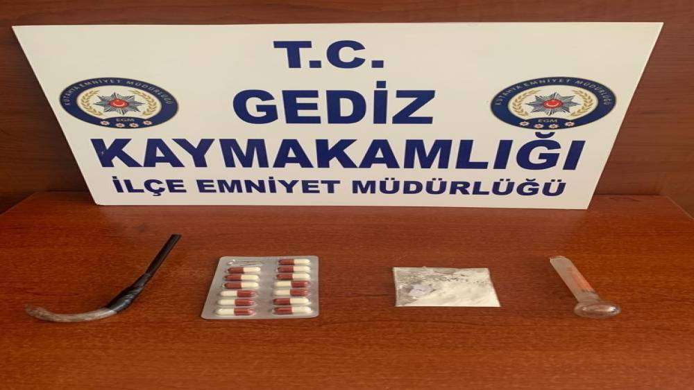 Gediz’e uyuşturucu getiren 2 şüpheli yakalandı
