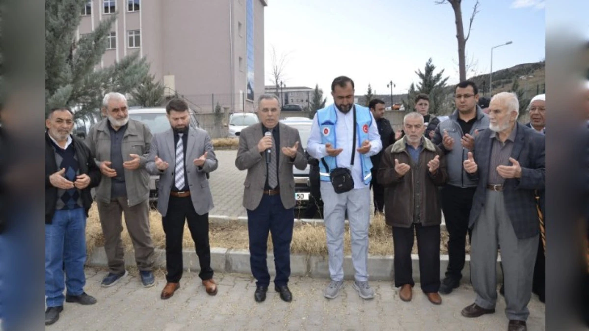 21 KİŞİ RAMAZAN UMRESİ İ&Ccedil;İN YOLA &Ccedil;IKTI 