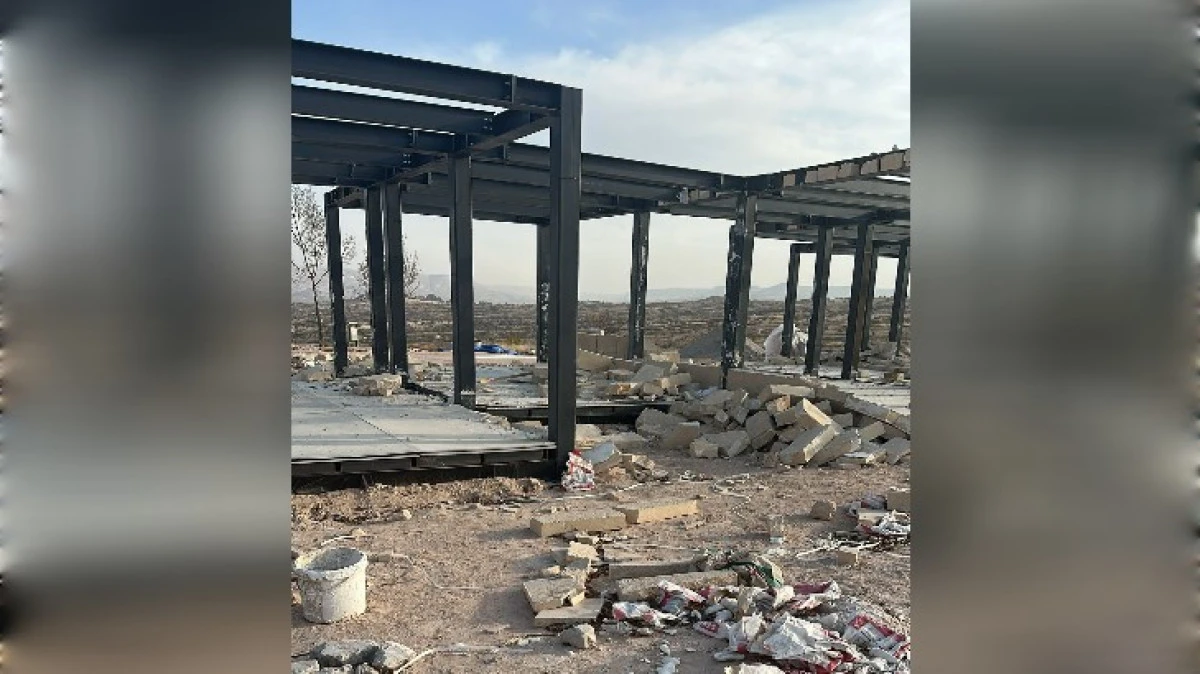 35 MİLYON LİRALIK SEYİR TERASI BİTİRİLMEDİ