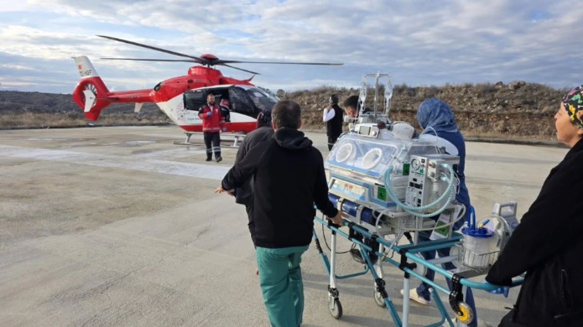 58 G&Uuml;NL&Uuml;K BEBEK HAVA AMBULANSI İLE ANKARA'YA G&Ouml;NDERİLDİ 