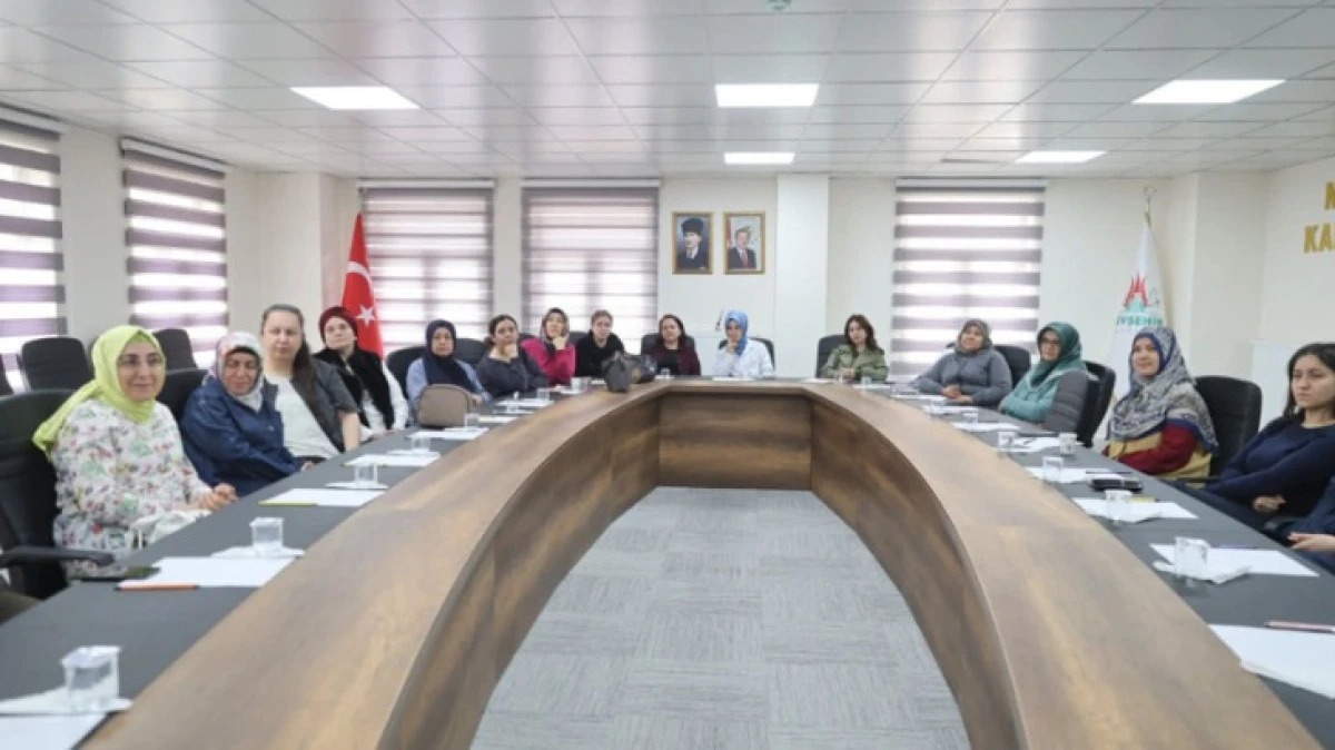 AİLE HAFTASINDA AİLE KONUŞULDU 