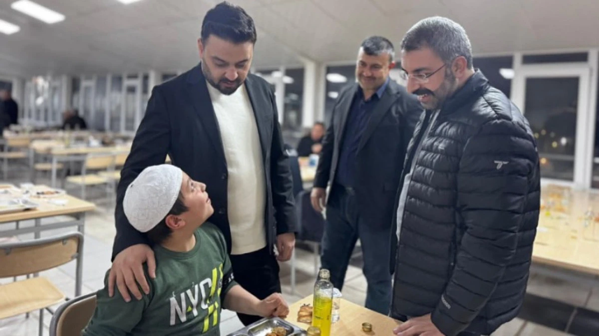 AK PARTİ HEYETİ İFTARDA KARAPINAR'DAYDI 