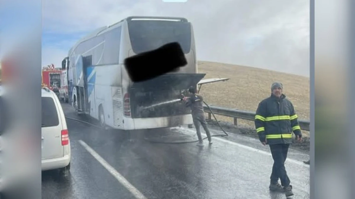 AKSARAY YOLU ÜZERİNDE OTOBÜS CAYIR CAYIR YANDI 