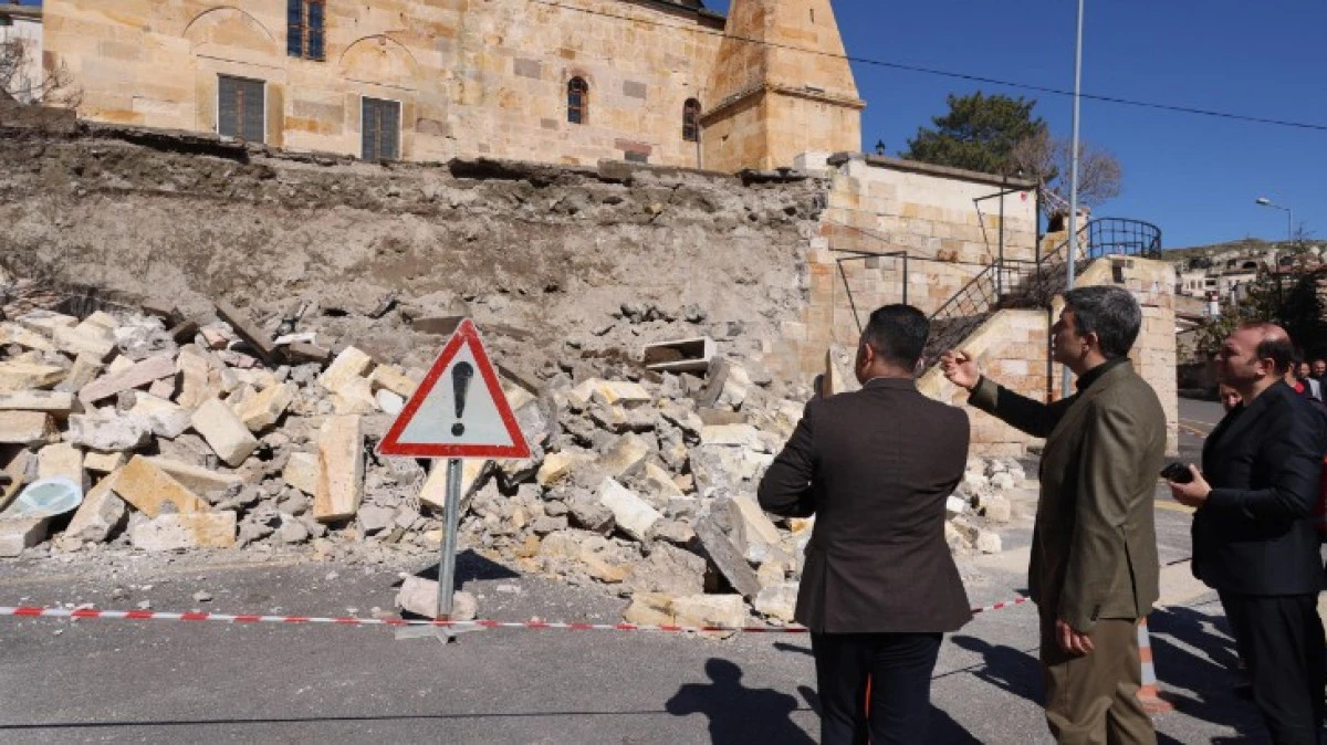 ALAN BAŞKANI CANBAY NAR CAMİİ KEBİR'İ ZİYARET ETTİ 