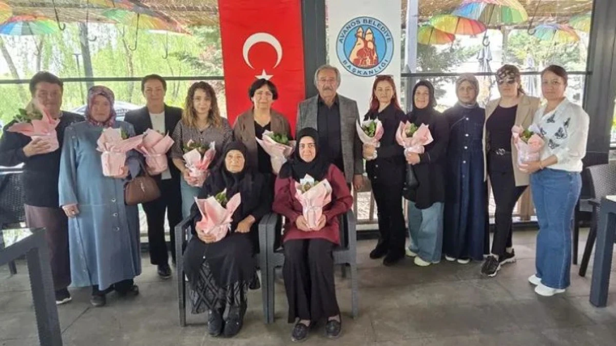ANNELER G&Uuml;N&Uuml;&rsquo;NDE ŞEHİT ANNELERİ İLE BULUŞTULAR