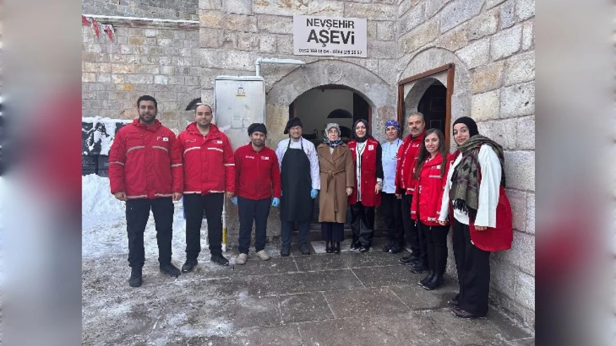 AŞEVİ, GİYİM MAĞAZASINI ZİYARET ETTİ 