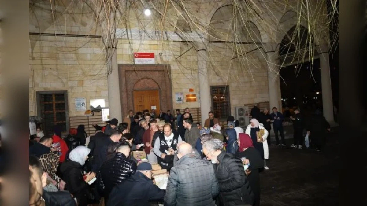 AVANOS'TA BERAT KANDİLİNDE CAMİLER DOLDU TAŞTI 