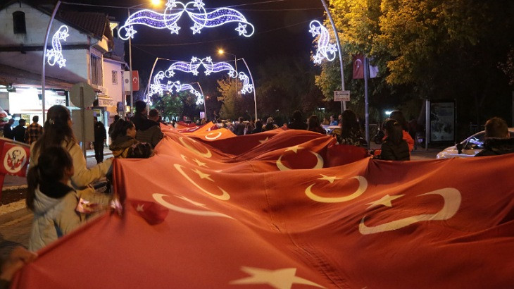 Avanos'ta Dev ev Türk Bayraklı Yürüyüş 