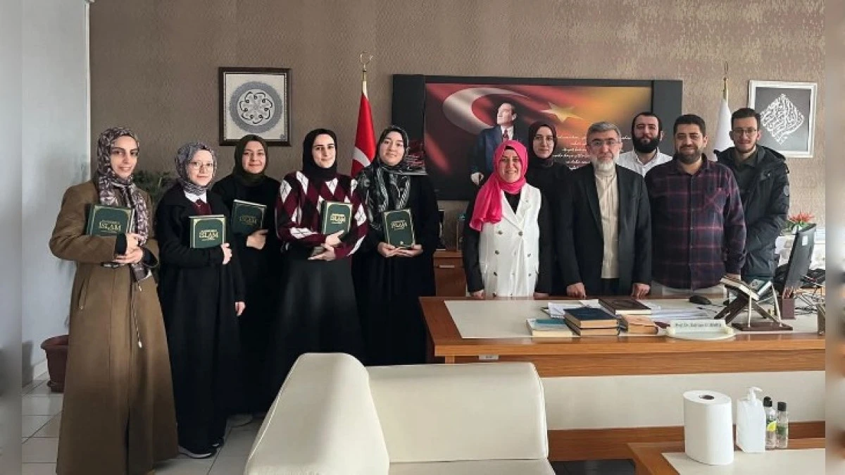 BAŞARILI &Ouml;ĞRETMENLERE &Ouml;D&Uuml;LLERİ VERİLDİ 