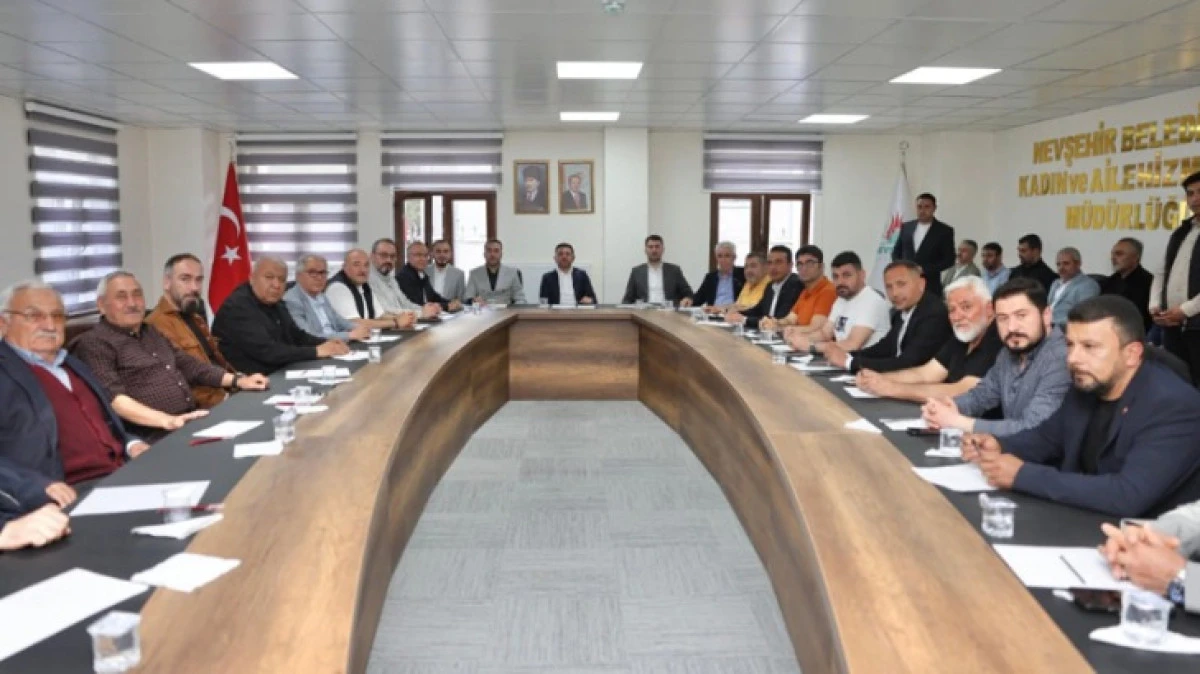 BAŞKAN MUHTARLARI DİNLEDİ