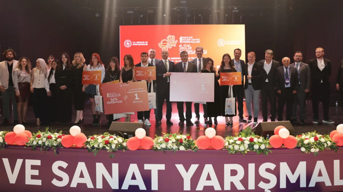 BİRİNCİLER &Ouml;D&Uuml;LLERİNİ T&Ouml;RENLE ALDI