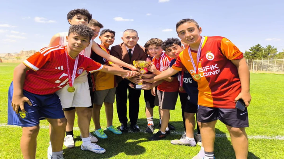 CAMİLER ARASI FUTBOL TUNUVASI SONA ERDİ