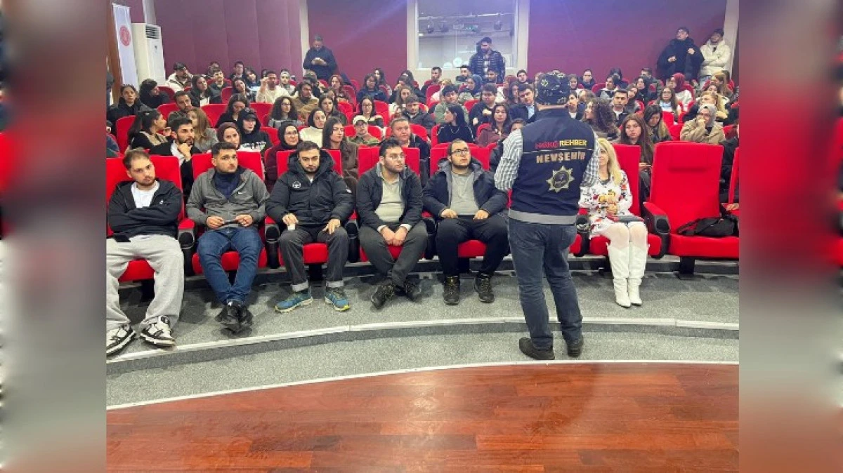 EMNİYET &Uuml;NİVERSİTE &Ouml;ĞRENCİLERİNE EĞİTİM VERDİ 