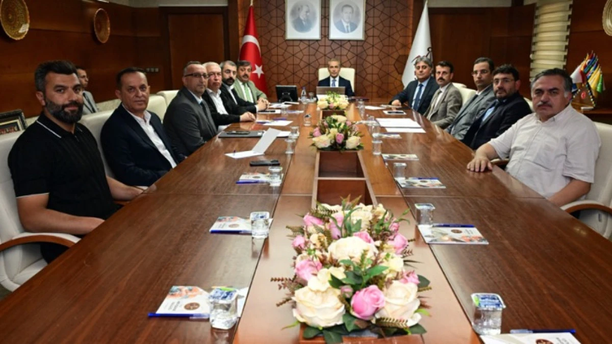 ENC&Uuml;MEN TOPLANTISINA VALİ K&Ouml;K BAŞKANLIK YAPTI 