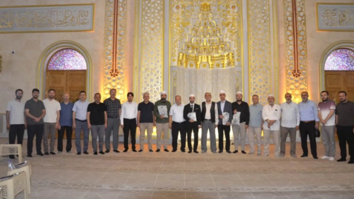 EZANI EN G&Uuml;ZEL OKUYAN İSİM &Uuml;RG&Uuml;P'TEN &Ccedil;IKTI 