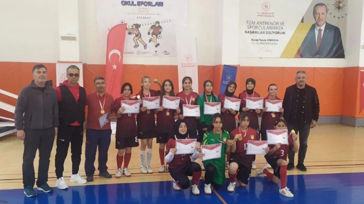FUTSAL'DA AKSARAY'DA GRUP ŞAMPİYONU OLDU 