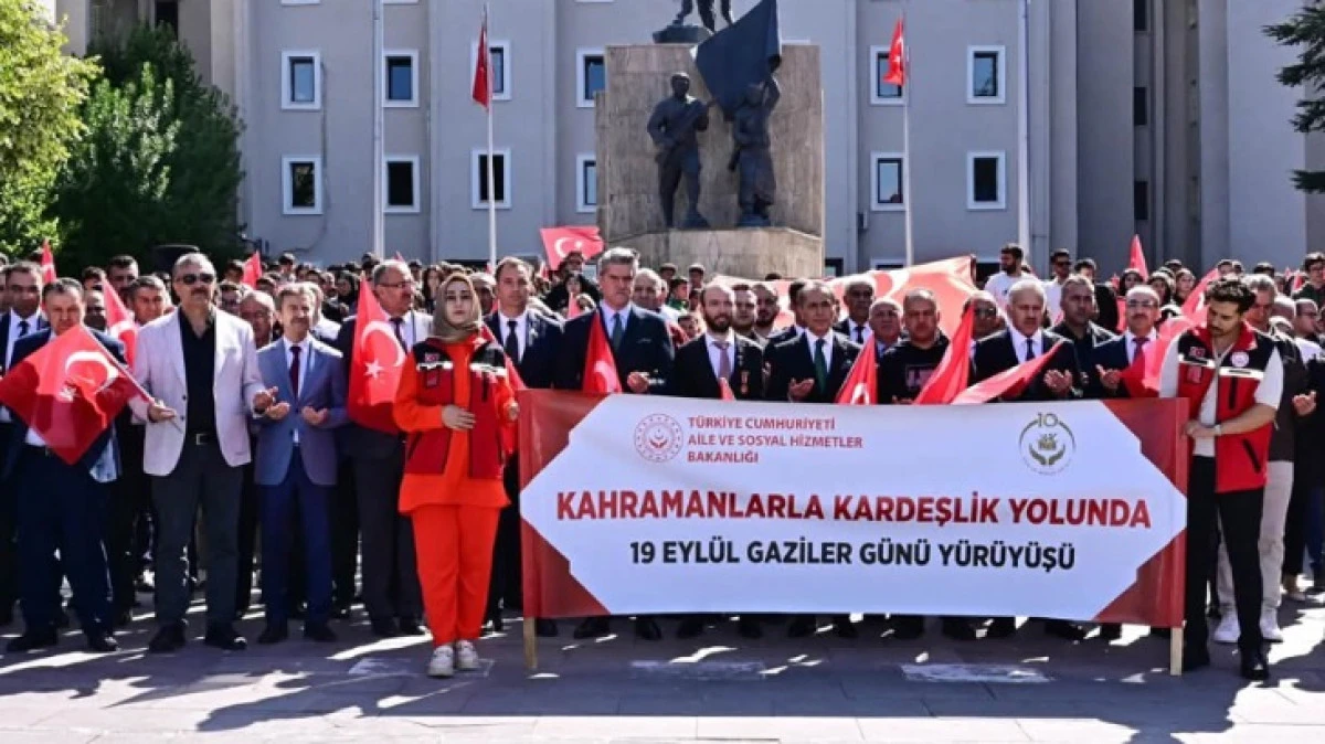 GAZİLER G&Uuml;N&Uuml; Y&Uuml;R&Uuml;Y&Uuml;Ş&Uuml; D&Uuml;ZENLENDİ 
