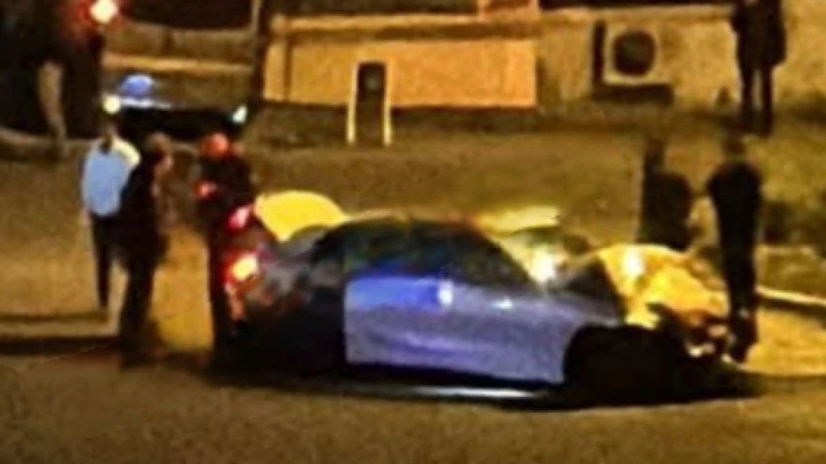 GECE YARISI KAZA 1'İ AĞIR 3 YARALI 