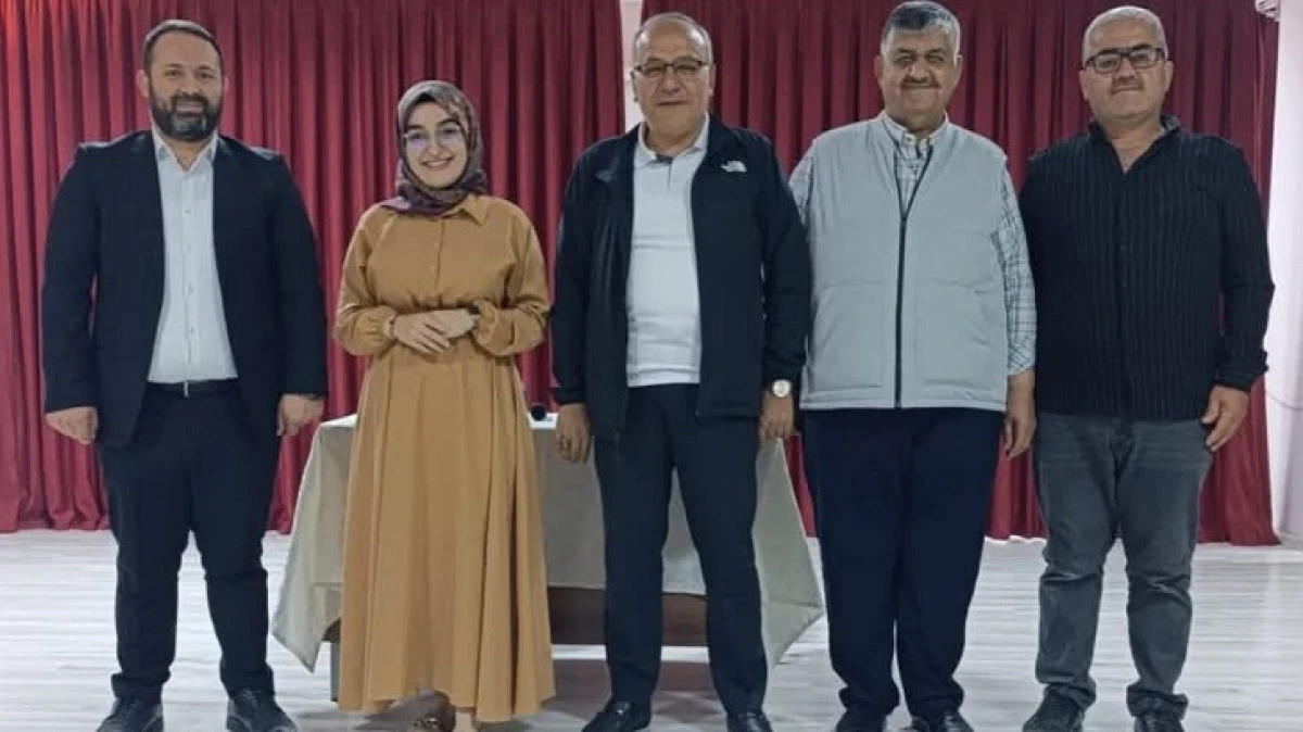 GEN&Ccedil; YAZAR &Ouml;ĞRENCİLERLE BULUŞTU 