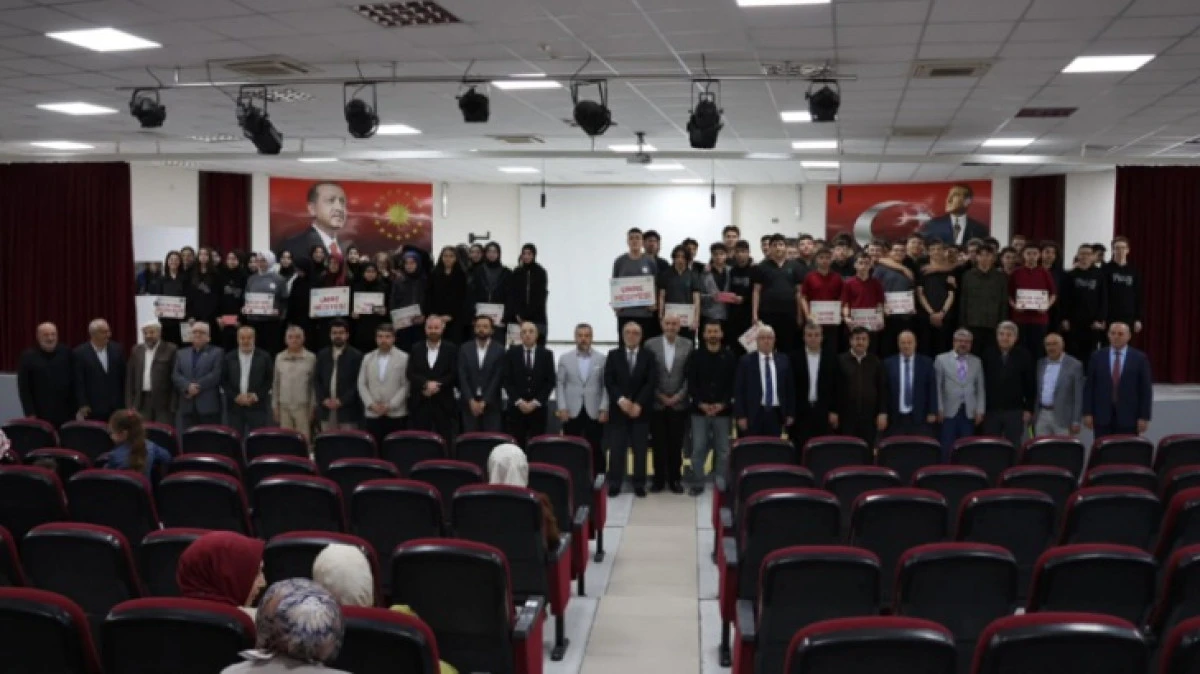 GEN&Ccedil; Y&Uuml;R&Uuml;Y&Uuml;Ş İLMİHAL YARIŞMASI &Ouml;D&Uuml;LLERİ VERİLDİ 