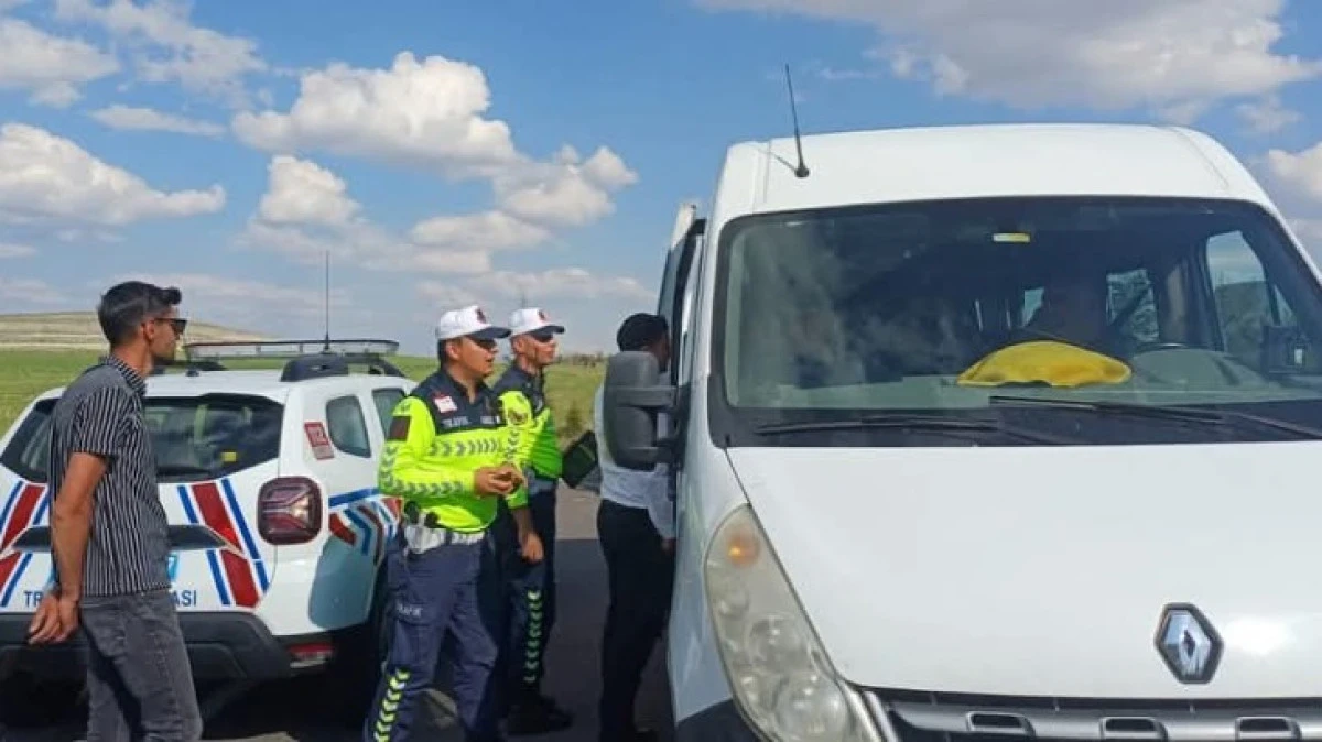 G&Uuml;LŞEHİR'DE &Ouml;ĞRENCİ SERVİSLERİ DENETLENİYOR 