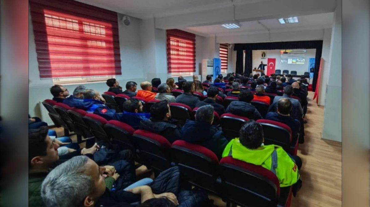 HAVALİMANINDA KONFERANS D&Uuml;ZENLENDİ 