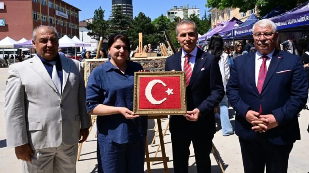 HAYAT BOYU &Ouml;ĞRENME ŞENLİĞİ D&Uuml;ZENLENDİ 