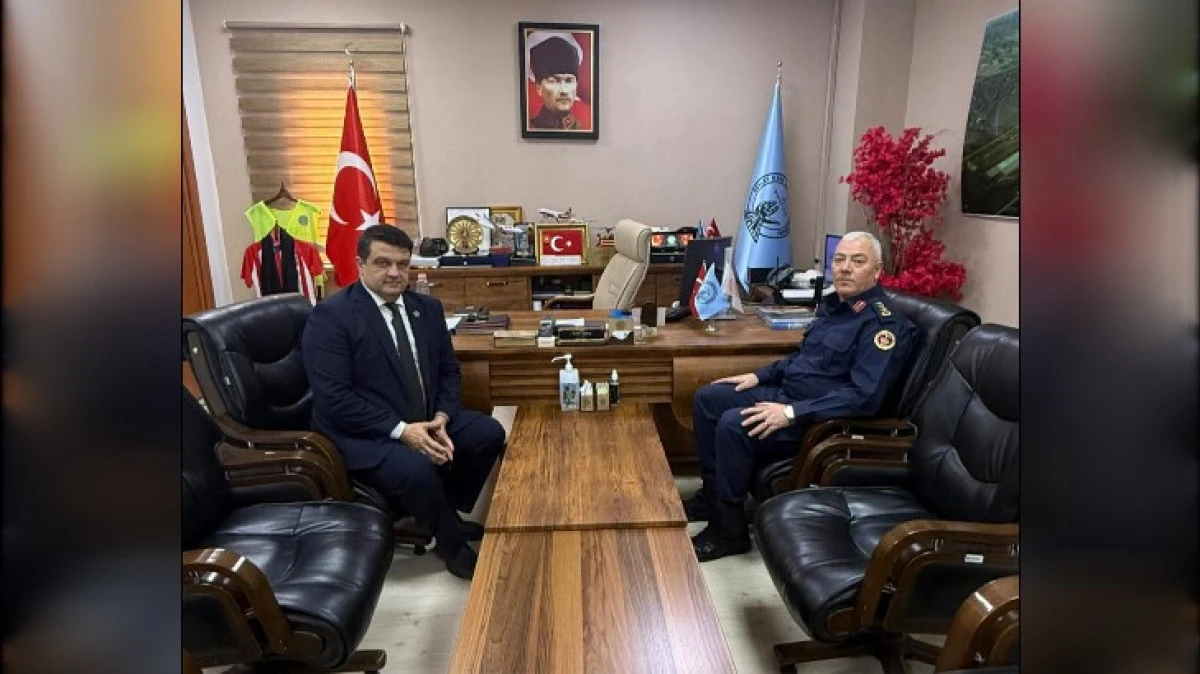 İL JANDARMA ALAY KOMUTANI HAVALİMANI M&Uuml;D&Uuml;R&Uuml; SERDAR YILMAZ'I ZİYARET ETTİ 