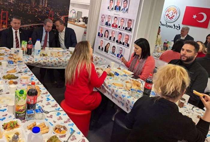 YERLİ VE YABANCI GAZETECİLER İFTARDA BULUŞTU