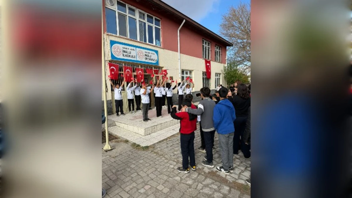 İNALLI İLKOKULUNDA CUMHURİYET BAYRAMI KUTLANDI 