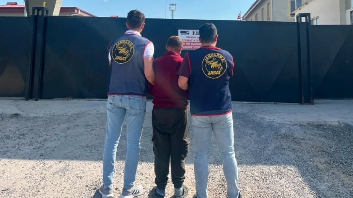 JANDARMA &Ccedil;OCUK İSTİSMARCISINI YAKALADI 