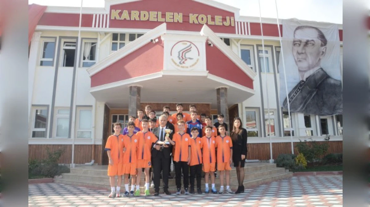 KARDELEN KOLEJİ NAMAĞLUP ŞAMPİYON OLDU 