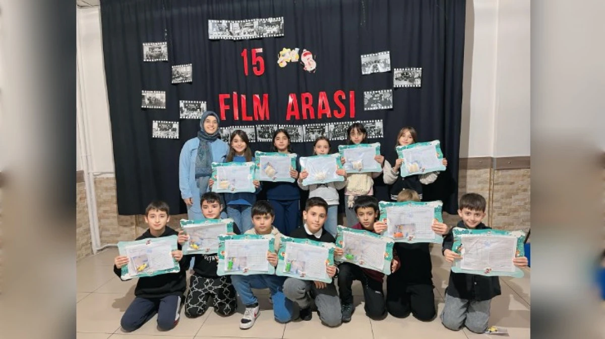 KARDELEN KOLEJİNDE KARNE HEYECANI 