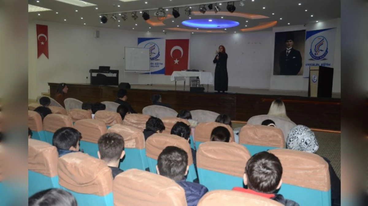 KARDELEN KOLEJİNDE &Ouml;ĞRENCİLERLE BULUŞTU 