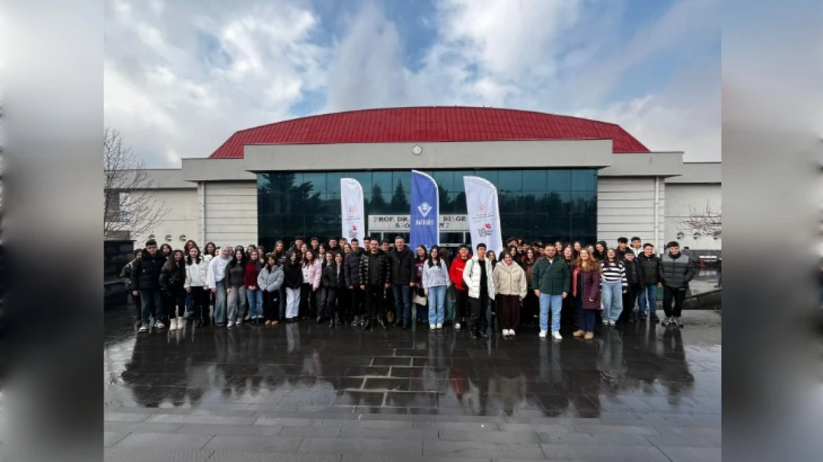 KARDELEN KOLEJİNDEN ŞAMPİYONLARA ZİYARET