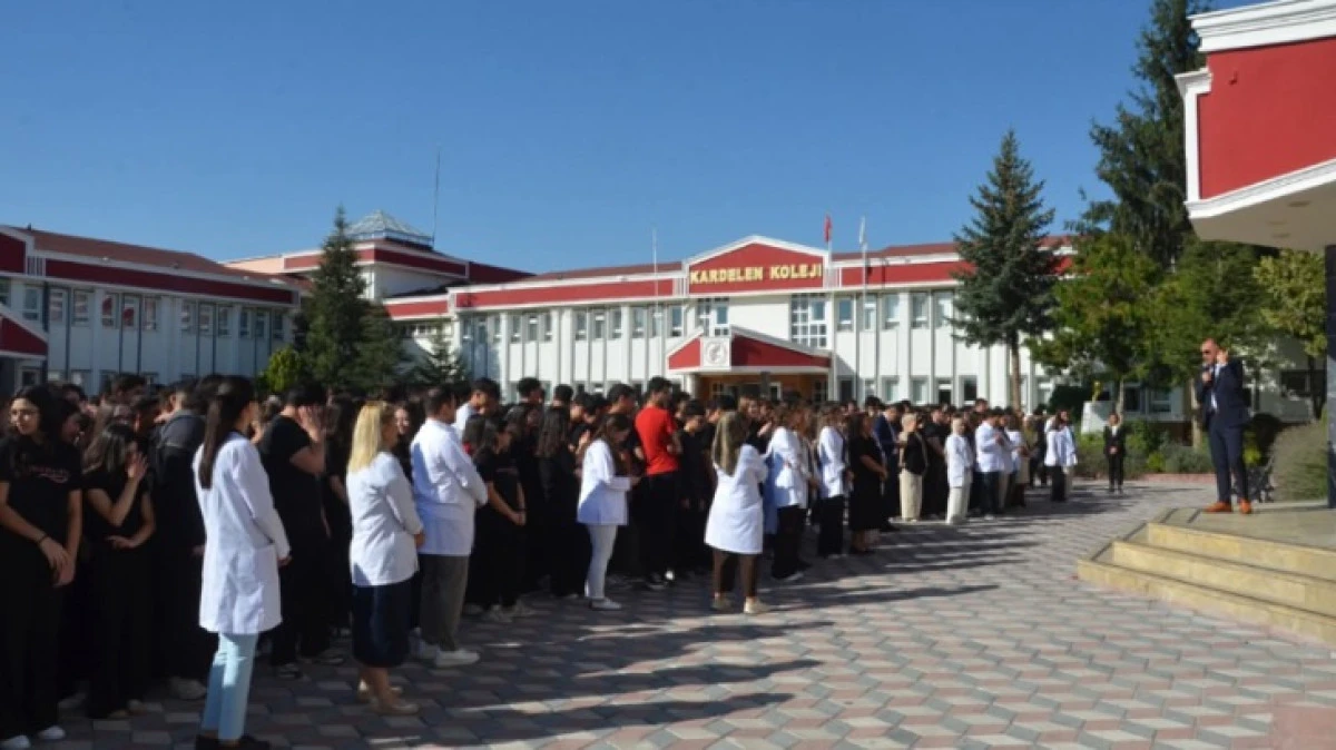 Kardelen&rsquo;de ilk ders zili &ccedil;aldı