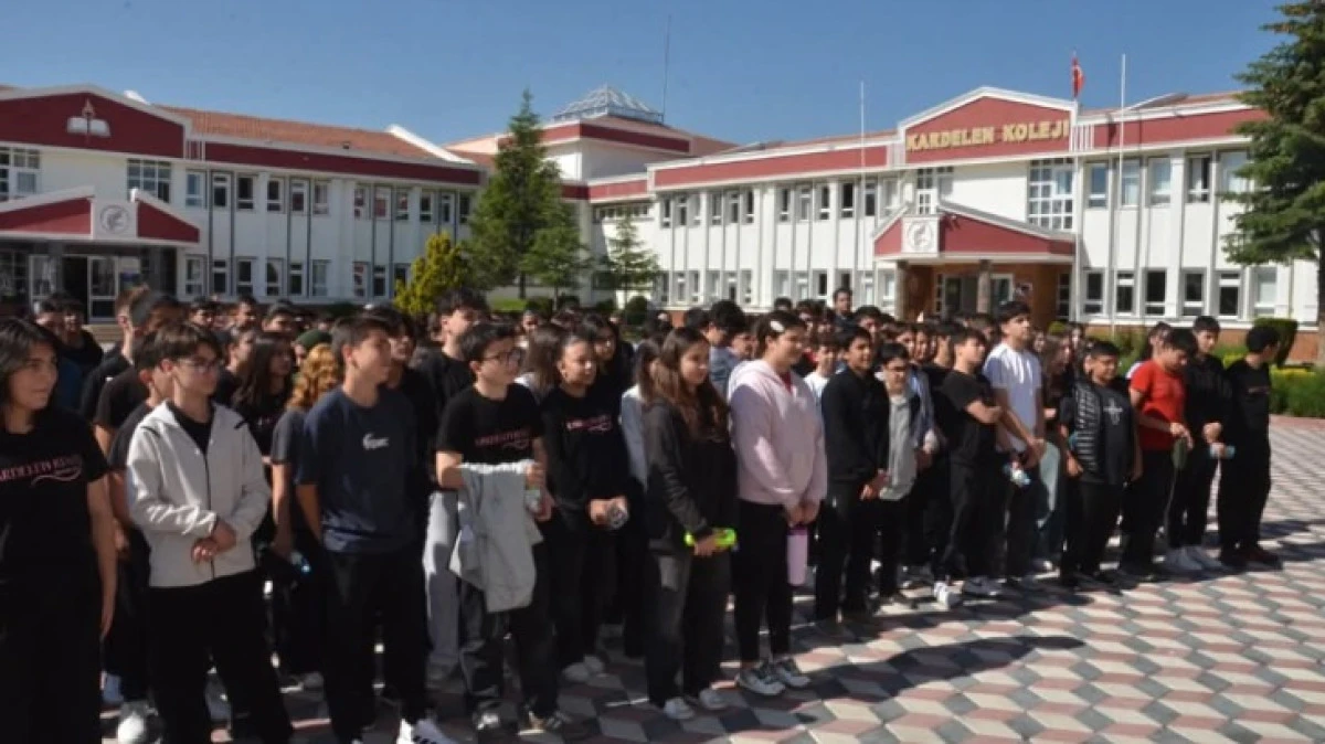 Kardelen&rsquo;de LGS sınavı &ouml;ncesinde son prova yapıldı