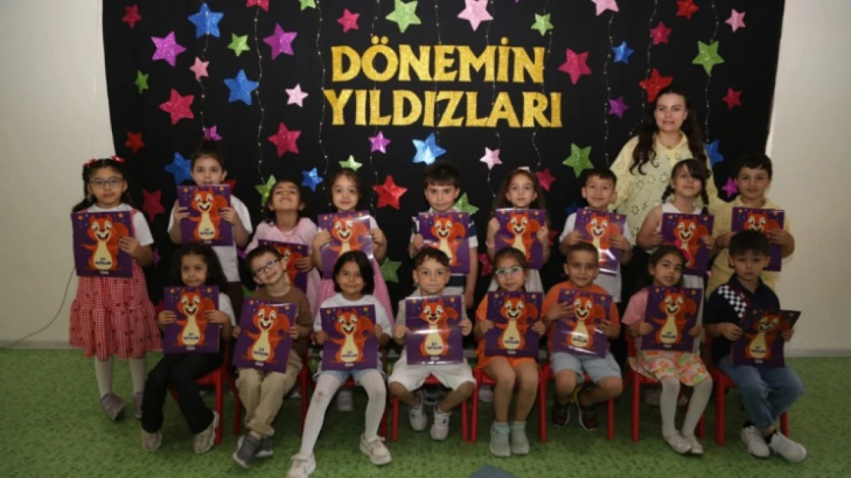 Kardelen&rsquo;de &ouml;ğrencilerin karne sevinci