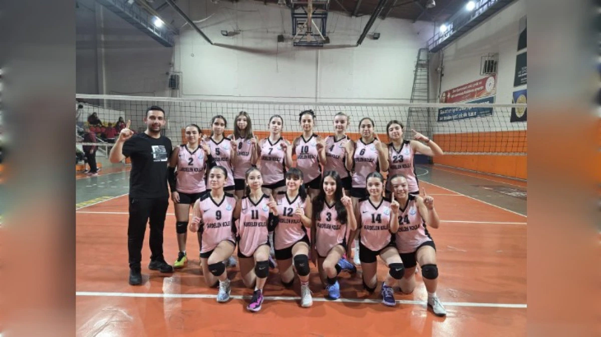 KARDELEN'Lİ KIZLAR ŞAMPİYON OLDU