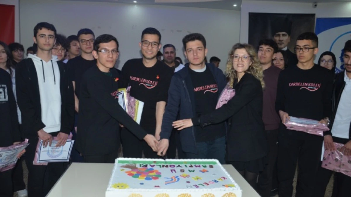 KARDELEN'Lİ ŞAMPİYON &Ouml;ĞRENCİLER &Ouml;D&Uuml;LLENDİRİLDİ 