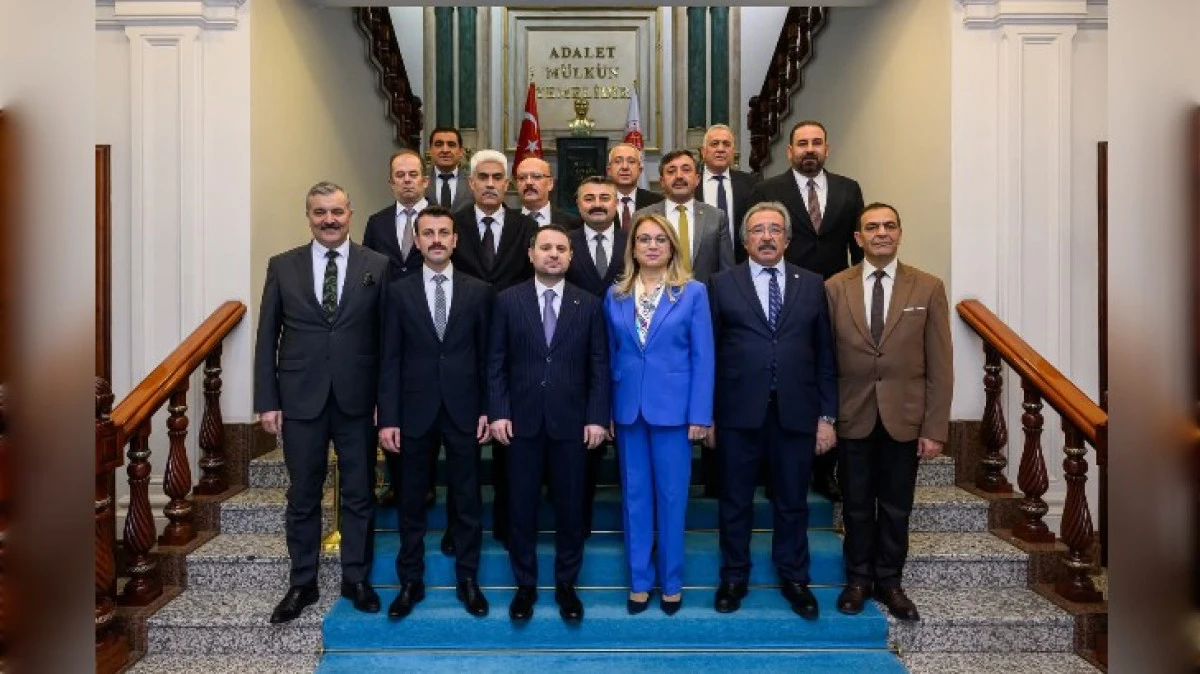 KILI&Ccedil; BAŞKANLIĞINDAKİ MHP NEVŞEHİR HEYETİ ADALET BAKANI AKIN G&Uuml;RLEK'İ ZİYARET ETTİ 