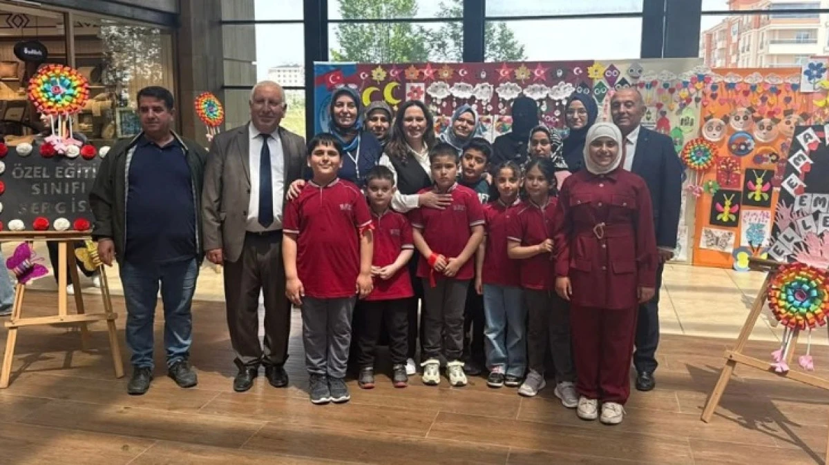 KONUŞAN ELLER SANAT&Ccedil;I KALPLER SERGİSİ A&Ccedil;ILDI 