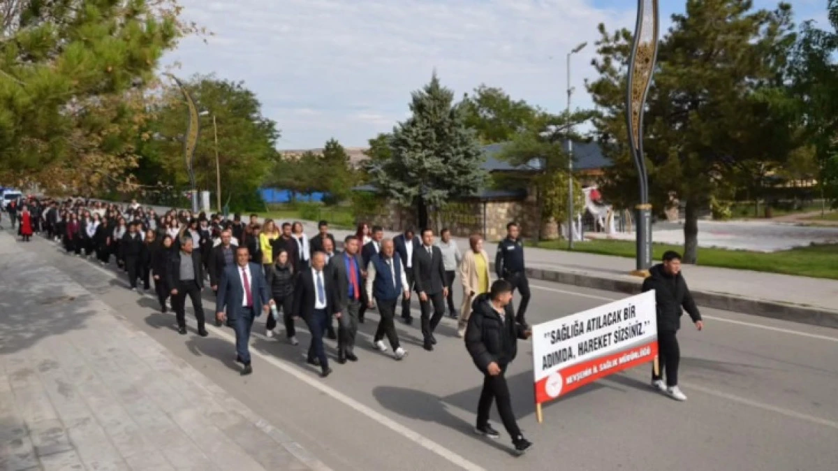 KOZAKLI&rsquo;DA &ldquo;SAĞLIK İ&Ccedil;İN Y&Uuml;R&Uuml;YORUZ&rdquo; ETKİNLİĞİ D&Uuml;ZENLENDİ