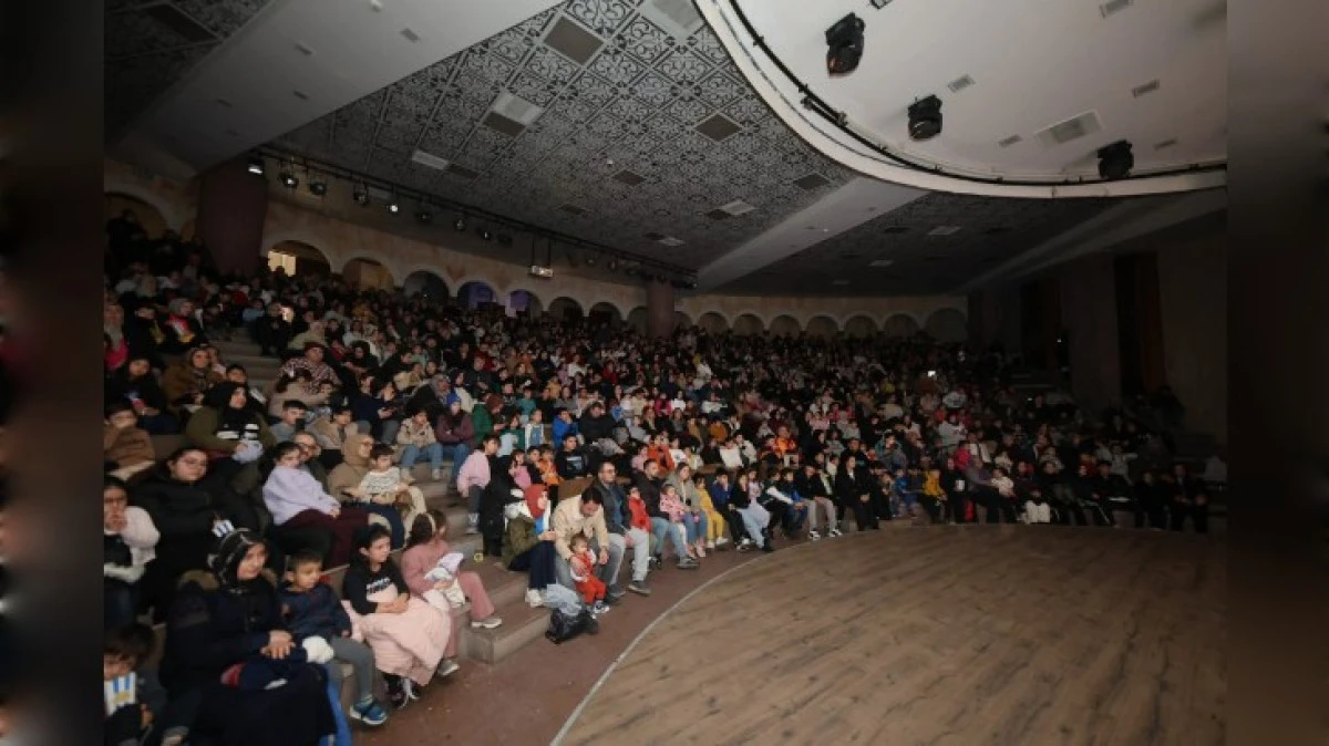 K&Uuml;&Ccedil;&Uuml;KLERE B&Uuml;Y&Uuml;K EĞLENCE 