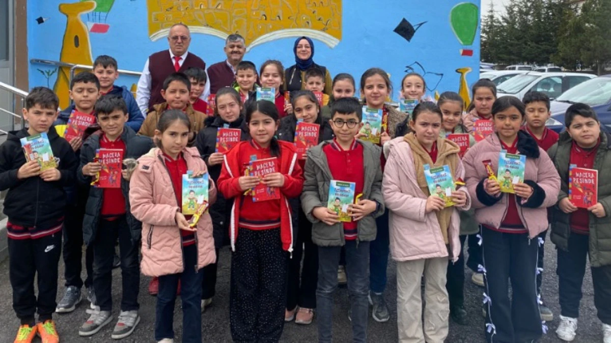 K&Uuml;T&Uuml;PHANELER HAFTASI'NDA YAZAR AYTEKİN OKUMA ALIŞKANLIĞI &Uuml;ZERİNE KONUŞTU