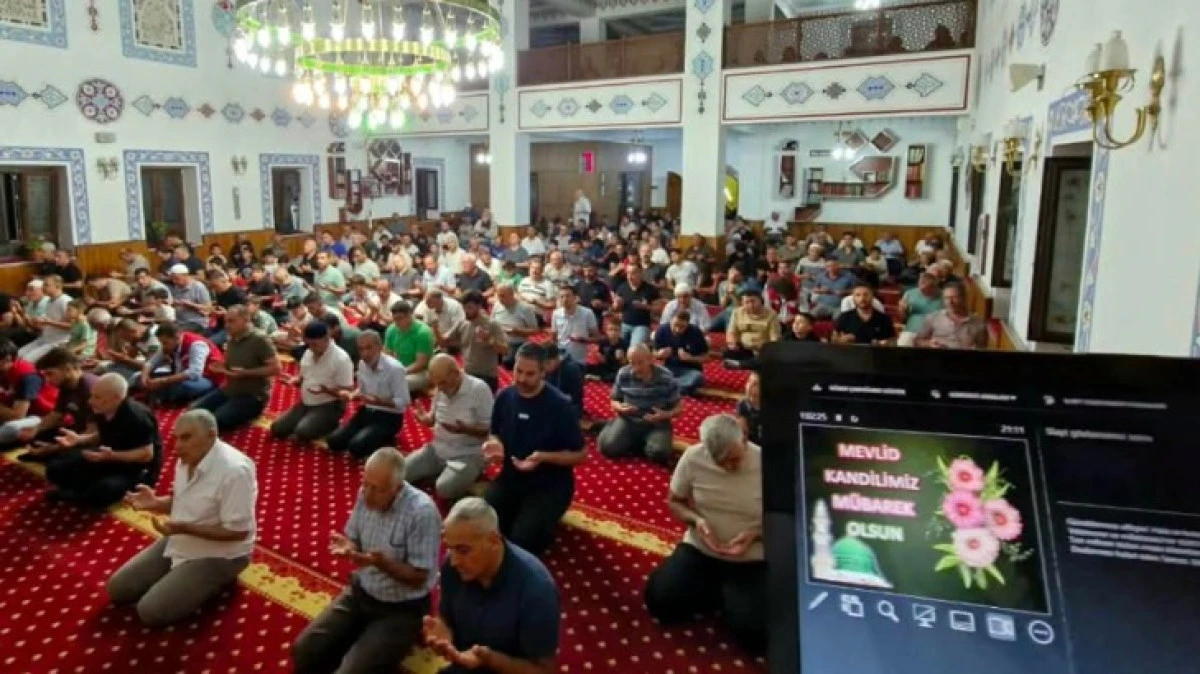 MEVLİD KANDİLİNDE CAMİLER DOLDU TAŞTI 